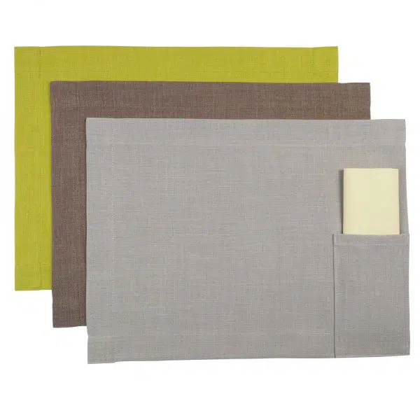 placemat with napkin bag in Bala