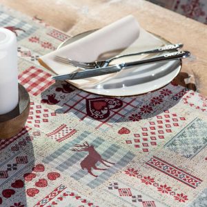 Chalet beige bordeaux 0001 and table lamp Mori